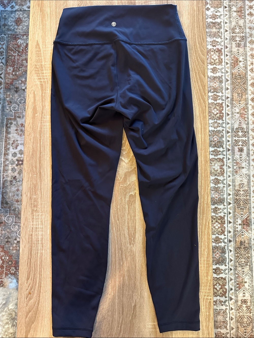 Bundle of leggings, Fabletics and Amazon - Picture 2 of 5